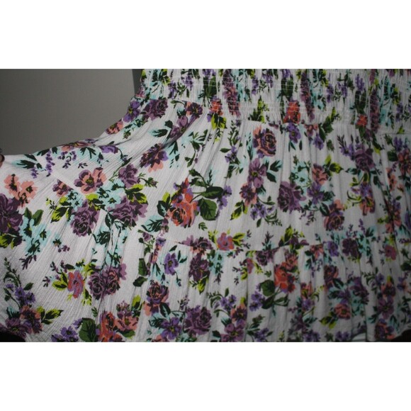 Torrid Smocked Bodice Top with tiered Bottom Ivory Floral Sz 4 - Picture 3 of 6